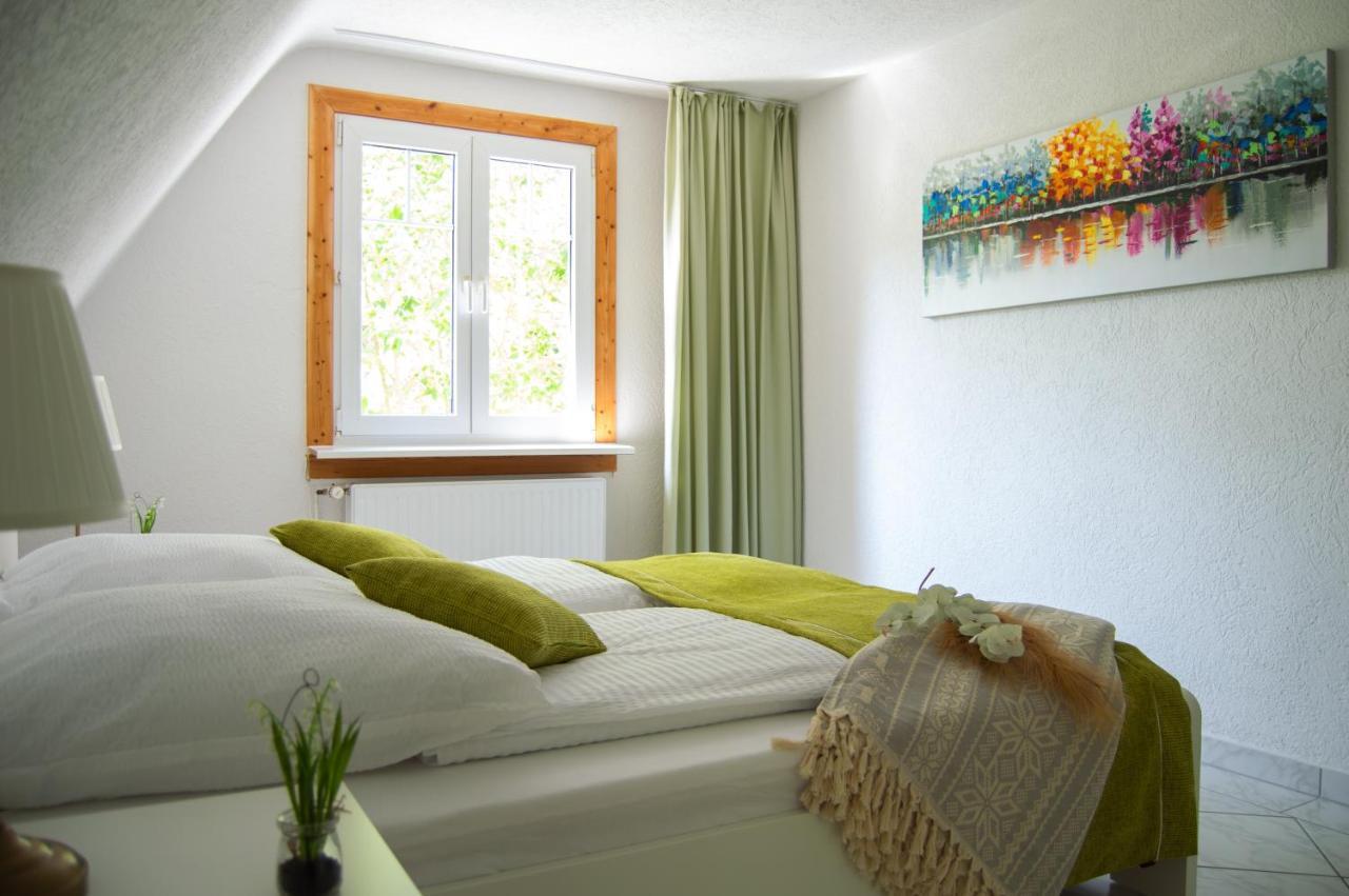 Wellness Mitten In Der Wasserfallstadt Triberg Triberg im Schwarzwald Esterno foto