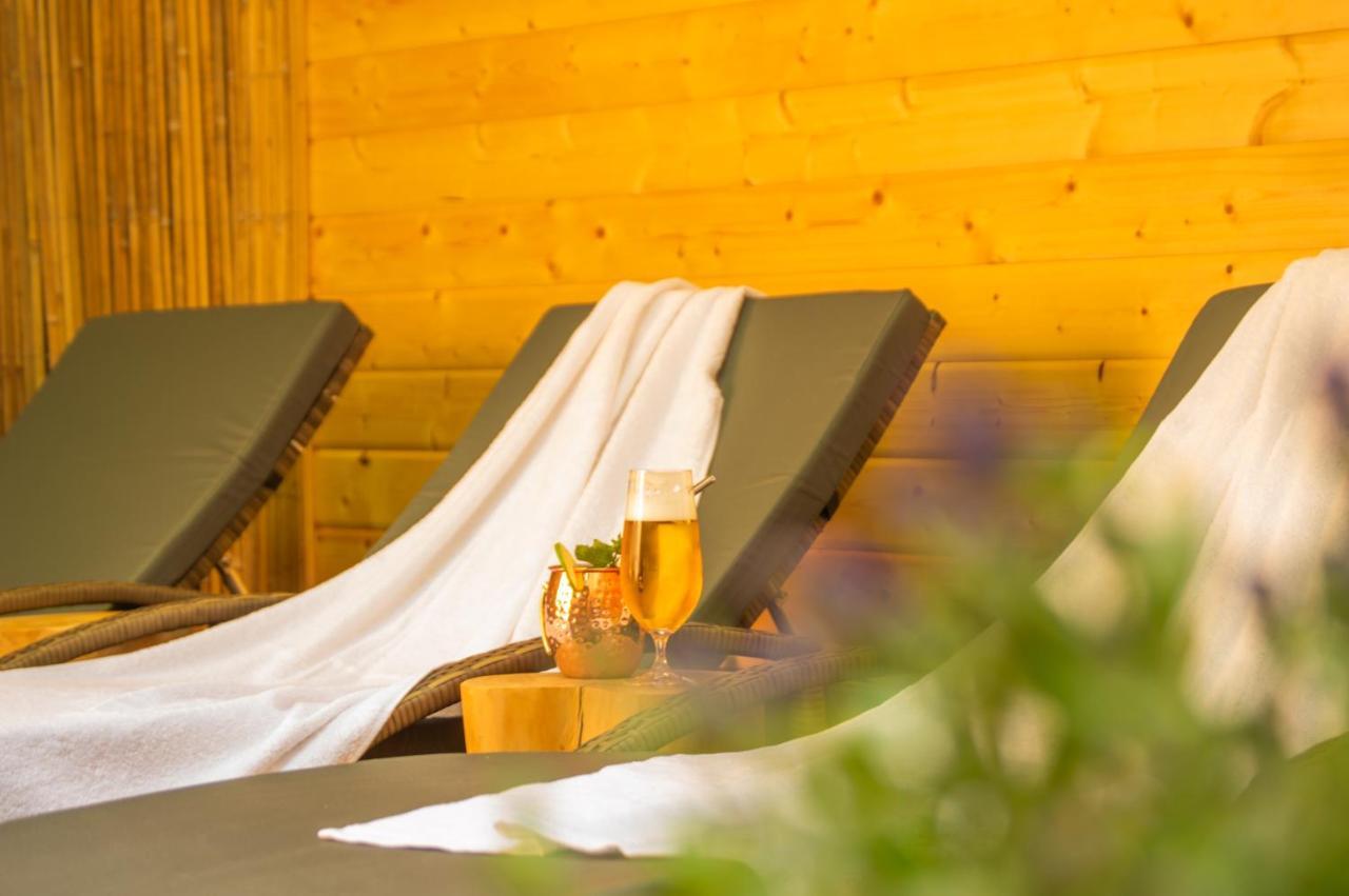 Wellness Mitten In Der Wasserfallstadt Triberg Triberg im Schwarzwald Esterno foto
