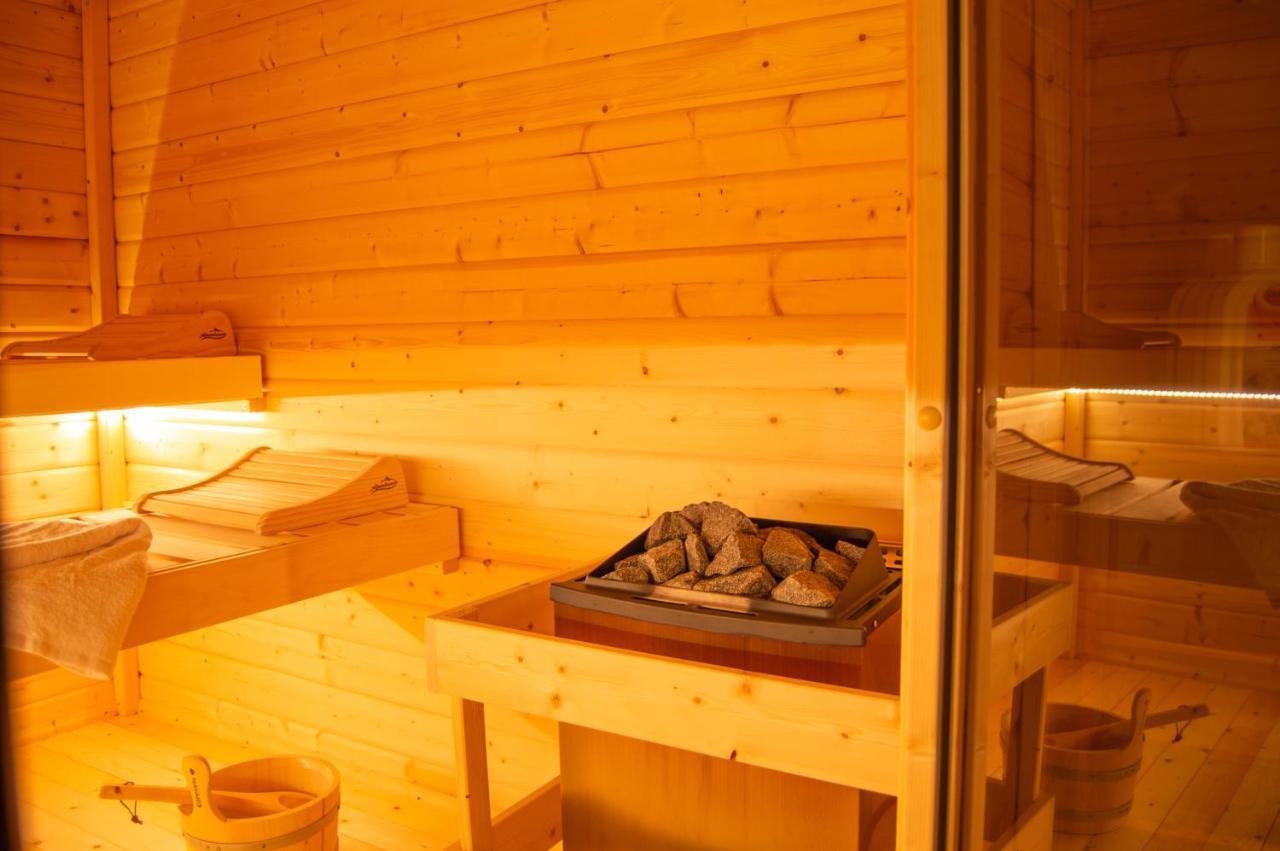 Wellness Mitten In Der Wasserfallstadt Triberg Triberg im Schwarzwald Esterno foto