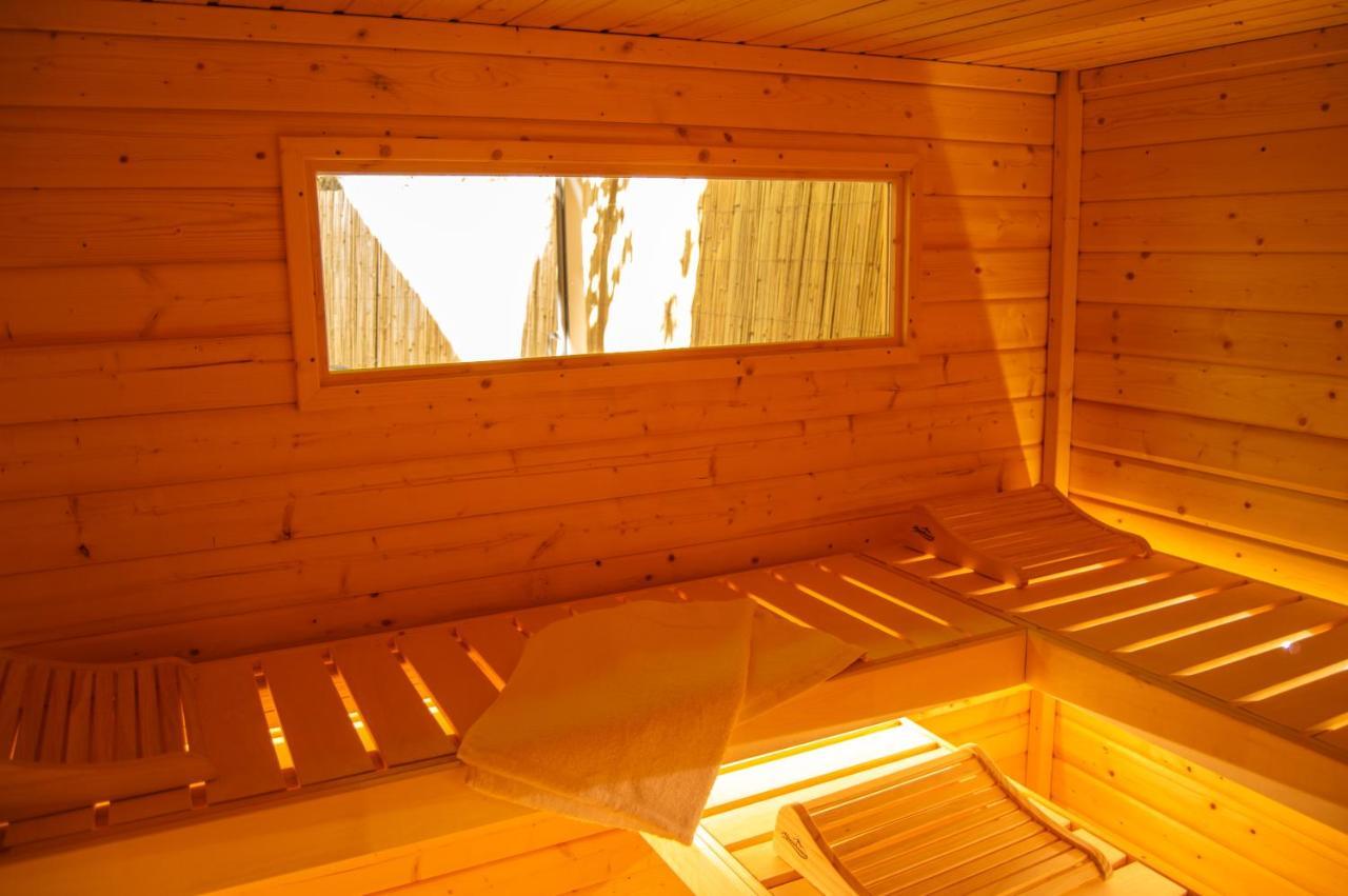 Wellness Mitten In Der Wasserfallstadt Triberg Triberg im Schwarzwald Esterno foto