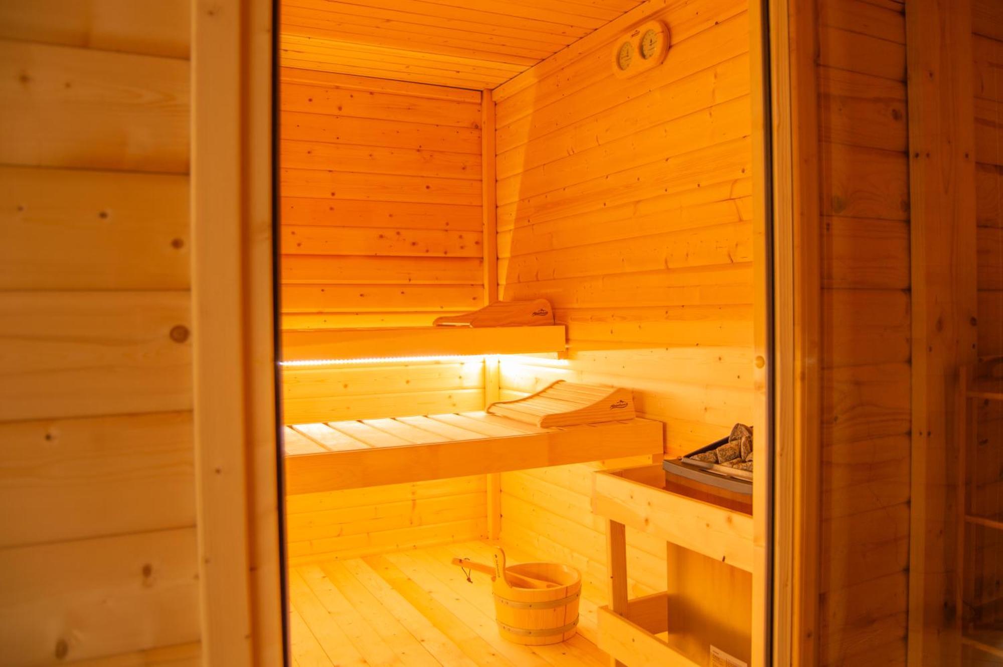 Wellness Mitten In Der Wasserfallstadt Triberg Triberg im Schwarzwald Esterno foto